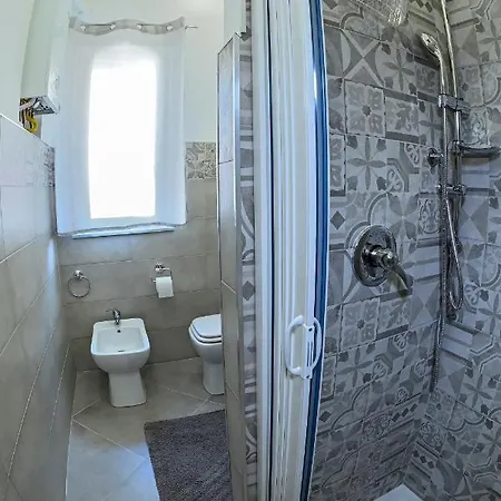 Apartment Egsicilia Near Train Station