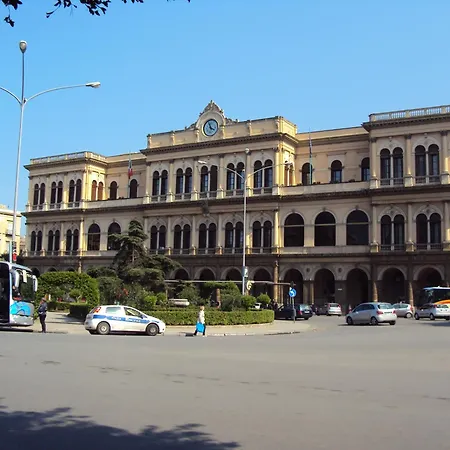Egsicilia Near Train Station